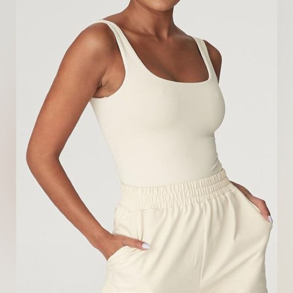 Meshki Jaelyn‎ Thick Strap Scoop Neck Bodysuit Sz M
